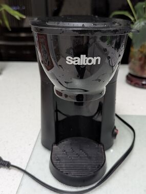Salton Black Single-Serve Coffee Maker - Compact Home Coffee Brewer